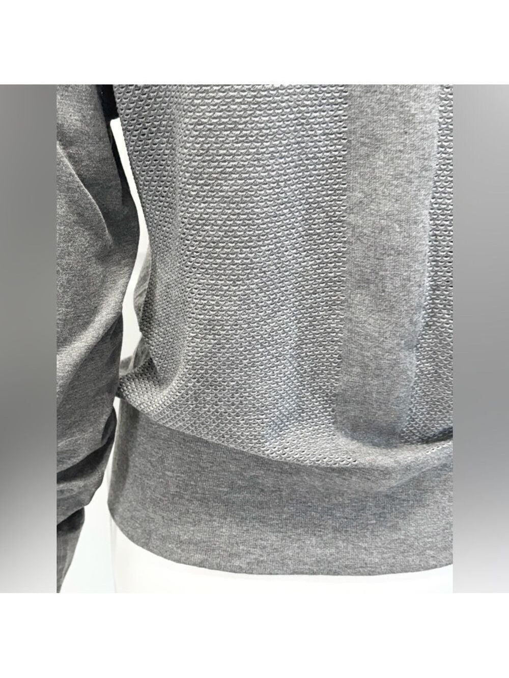 Fabletics Anna Seamless Hoodie NWT Long Sleeve Top Open Ventilation Size Large - Picture 14 of 16
